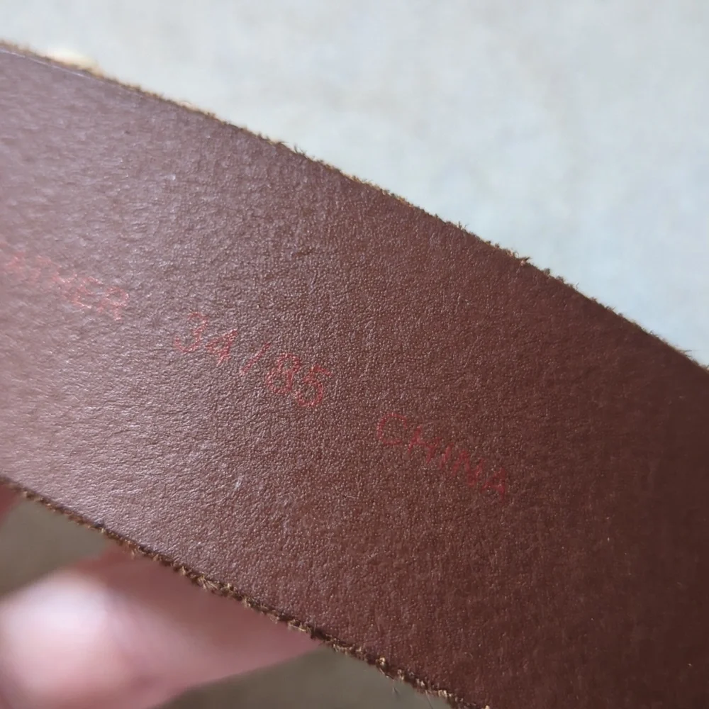 LEVI STRAUSS  Signature I Brown Leather Belt with Silver Pewter Finish Belt